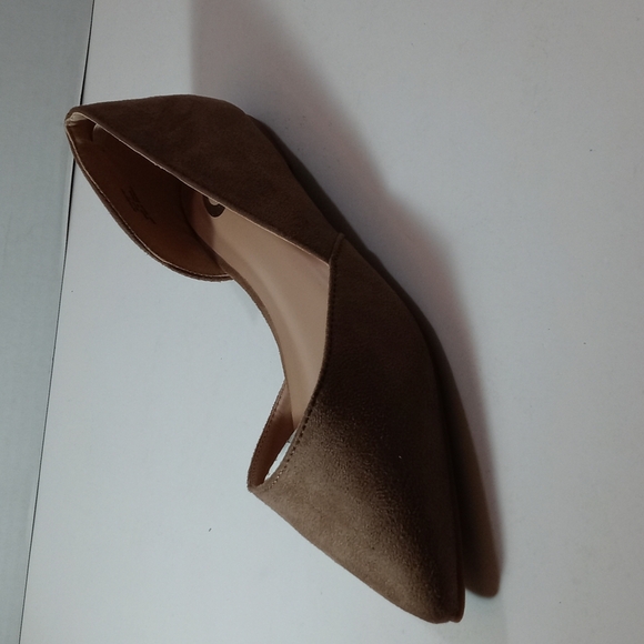 Shoes - Picture 4 of 6